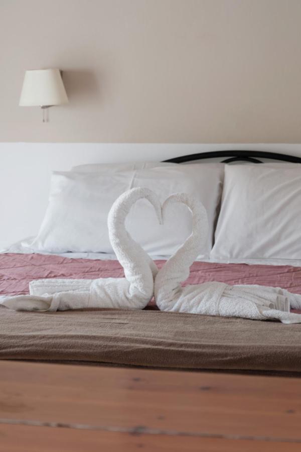 คัตซารอส สตูดิโอ แอนด์ อพาร์ตเมนต์ Aparthotel ซีดารี ภายนอก รูปภาพ